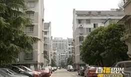 武汉一小区爆料新闻视频,业主维权事件引发关注